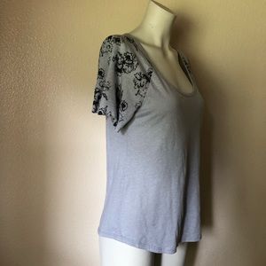 Volcom Tops - Volcom scoop Neck Floral Sleeve flutter sleeve t Volcom Tops - Volcom scoop Neck Floral Sleeve flutter sleeve t